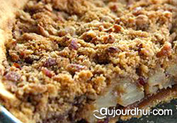 Crumble de poires aux pignons de pin et aux pistaches  