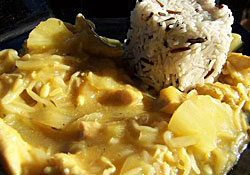 Curry de poulet au jus d?ananas et germes de soja