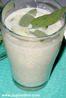 Soupe glacée mentholée au concombre