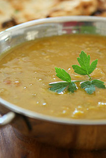 Soupe-repas aux légumineuses et au curry