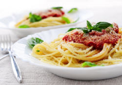 Spaghettis complètes à la tomate et au basilic