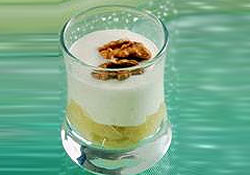 Verrine fromage blanc sur lit de compote de pommes � la cannelle