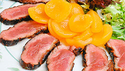 Aiguillettes de canard aux abricots