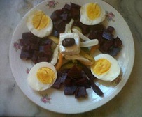 Assiette composée : betteraves, poivron, fenouil, oeufs et fromage