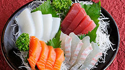 Assiette de sashimis et son bol de riz