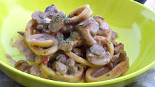 Poêlée de calamars aux champignons