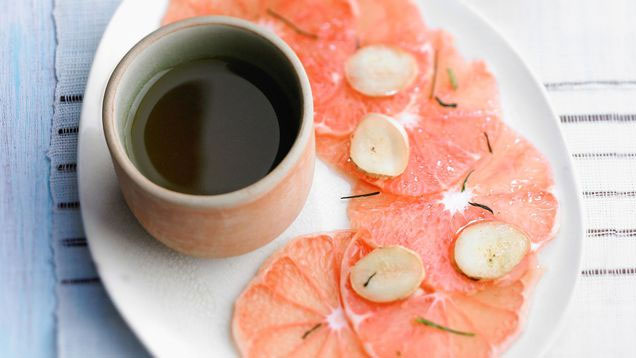 Carpaccio de pamplemousse au miel et thé vert au jasmin