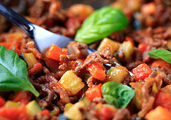Courgettes et hachis de boeuf à la tomate
