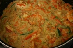Crevettes aux légumes et lait de coco