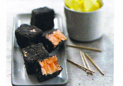 Cubes de saumon enrobés de pavot