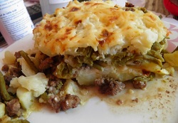 Gratin chou-fleur, pommes de terre, haricots verts et viande hachée