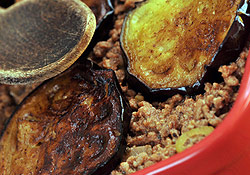Gratin d'aubergine à la viande 