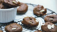 Meringues cacao et amandes