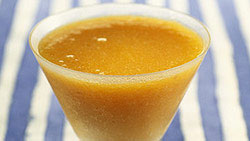 Mousse à la mangue et gelée à la menthe 