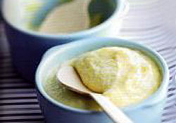 Mousse glacée à l'ananas et à la cannelle