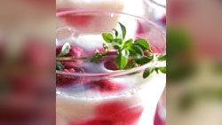 Panna cotta légère coco et framboises