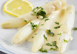 Pointes d'asperges chaudes en vinaigrette