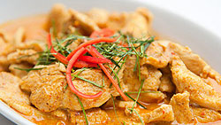 Poulet au curry et à la pomme