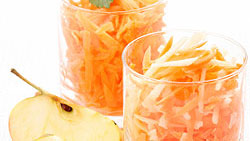 Salade de carottes râpées et poulet à la pomme