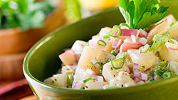Salade de pommes de terre aux radis et à l'échalote
