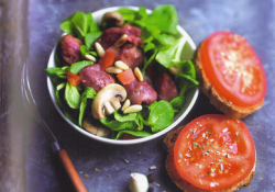 Salade du Périgord et ses toasts tomatés
